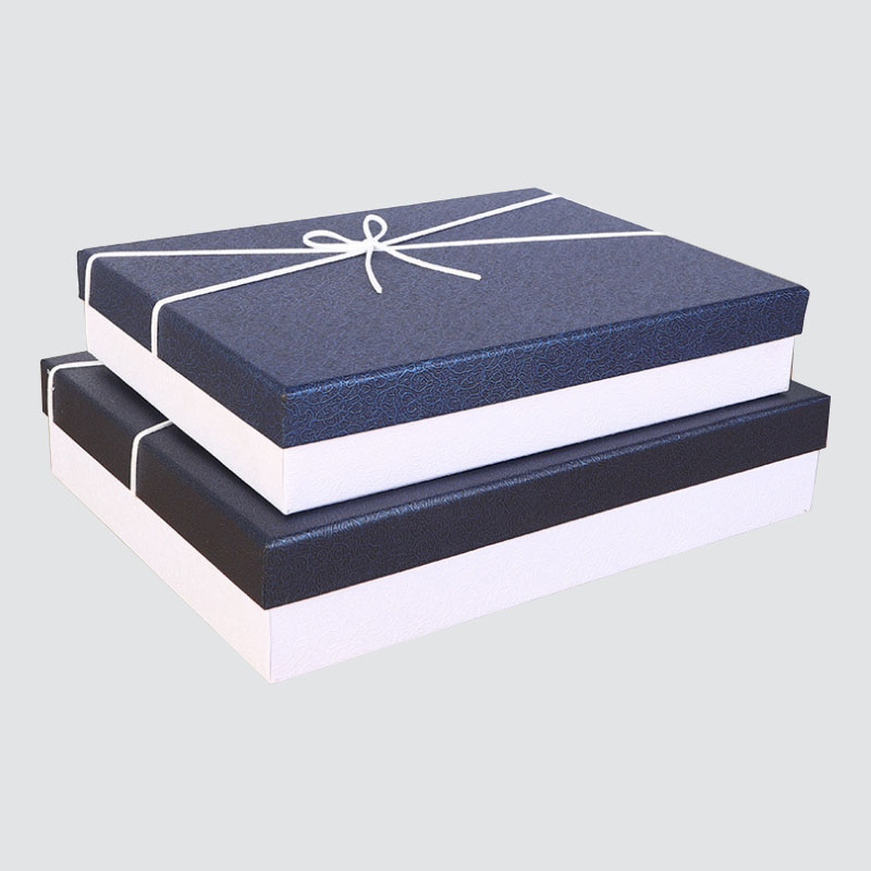 Estilo simple Caja de ropa Tamaño Tapa Pajarita decorativa Caja de regalo